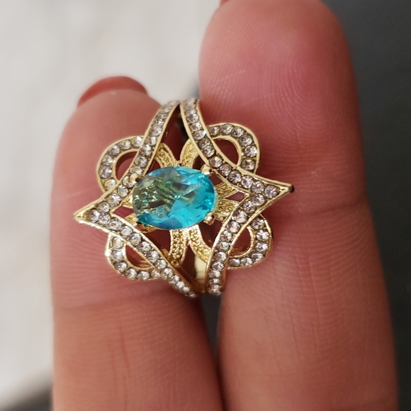 Blue Topaz Statement Ring - Picture 2 of 6